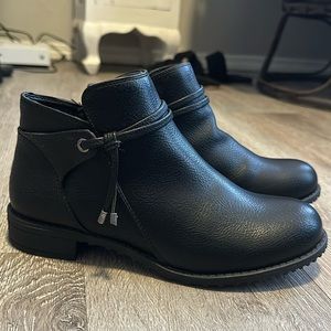 White Mountain Black Ankle Boots